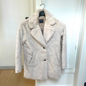 Abercrombie and Fitch Fuzzy Winter Top Coat